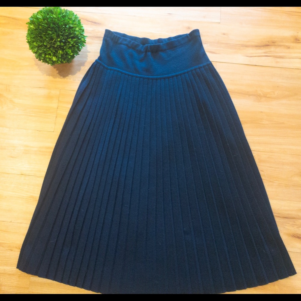 Vintage Pleated Sweater Maxi Skirt
